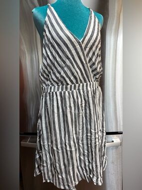 Lulu's Black and White Striped V-Neck Sleeveless Dress Strappy Back